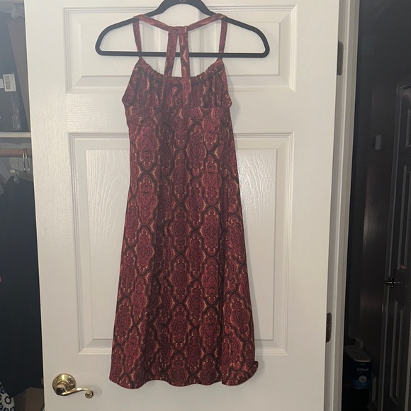 Chic Red Patterned Midi Sundress - Picture 2 of 3